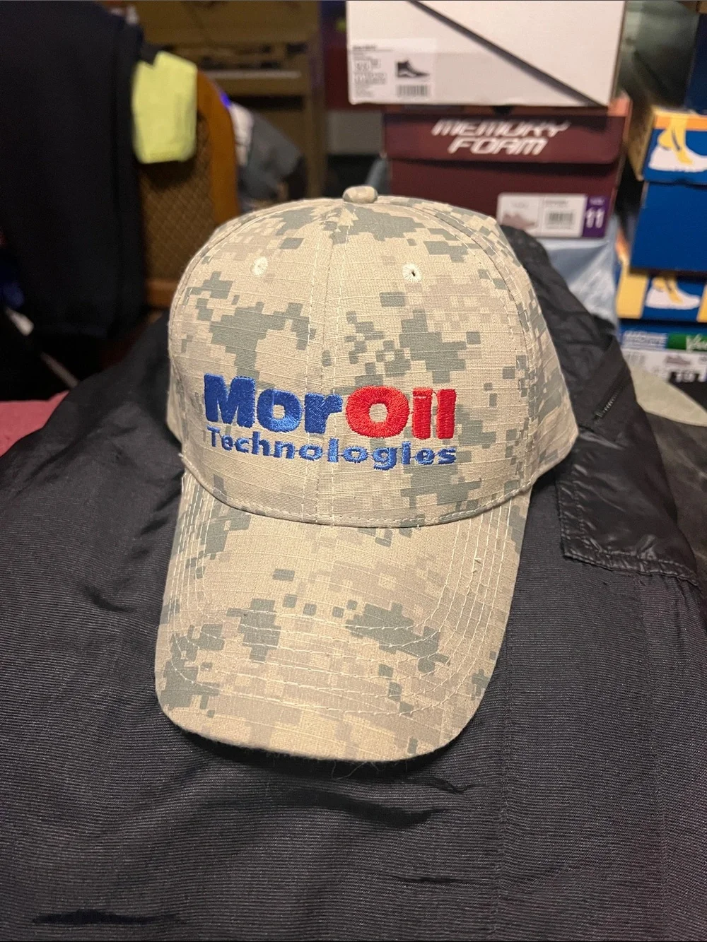 MOROIL TECHNOLOGIES DIGITAL CAMO ADJUSTABLE VELCRO STRAP LIKE NEW HAT